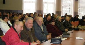 Susitikti su Žemės ūkio ministerijos pareigūnais atvykę rajono žemdirbiai reikalavo