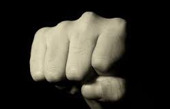 Velykų “dovana” – smūgiai į galvą