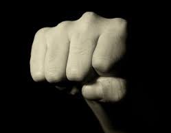 Velykų “dovana” – smūgiai į galvą