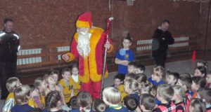 Kalėdų Senelis kvadrato žaidėjų klausė