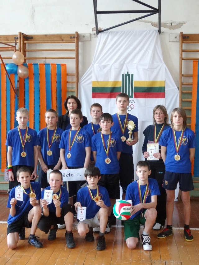 Juodupės komanda – šalies čempionai. Juodupės gimnazijos archyvo nuotr.