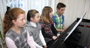 Pianistų kvartetas - G.U.Pupelytė (iš kairės)
