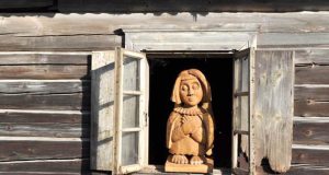 Alytiškio medžio drožėjo Sauliaus Lampicko kūrinys.