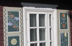 Mūsų miesto puošmena - langinės. D.Zibolienės nuotr.