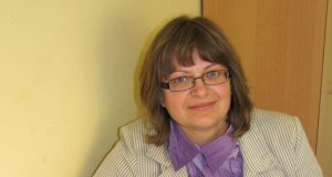 Pernai Konstitucijos egzaminą internetu laimėjo Kamajų Antano Strazdo gimnazijos bibliotekininkė Jolanta Lašienė. N.Byčkovskio nuotr.