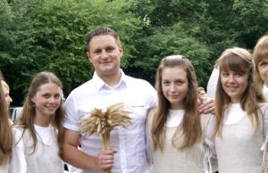 „Laumės juostoje“ – ir rokiškietės Rokiškietės G.Januševičiūtė (iš kairės)