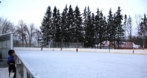 Kūno kultūros ir sporto centro dirbtinio ledo aikštelė vėl veikia. N.Byčkovskio nuotr.