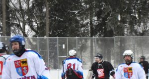 Naująją aikštelę išbandė Rokiškio ledo ritulio klubo ir "Hockey Punks" komandos. J.Urbonienės nuotr.