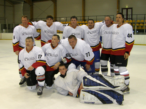 „Gimtojo Rokiškio–Mėgėjų“ komanda – Daugpilio sezono taurės varžybų nugalėtoja. L.Dūdaitės nuotr.