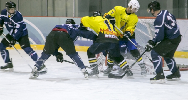Varžybų momentas. Ledo ritulio klubo archyvo nuotr. Varžybų momentas. Ledo ritulio klubo archyvo nuotr.