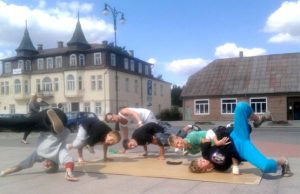 „Let's dance“ šokėjai demonstravo savo įgūdžius. N.Byčkovskio nuotr.