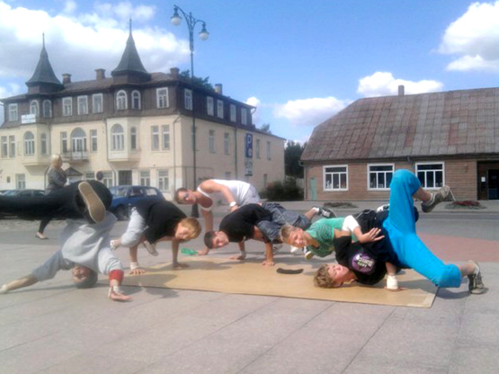 „Let\'s dance“ šokėjai demonstravo savo įgūdžius. N.Byčkovskio nuotr. „Let's dance“ šokėjai demonstravo savo įgūdžius. N.Byčkovskio nuotr.