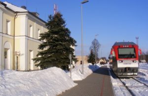 Smarkiai sumenkę keleivių srautai AB “Lietuvos geležinkeliai“ verčia priimti keleiviui nenaudingą sprendimą - panaikinti nuostolingą  maršrutą.