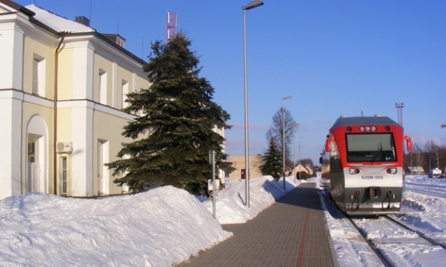 Smarkiai sumenkę keleivių srautai AB “Lietuvos geležinkeliai“ verčia priimti keleiviui nenaudingą sprendimą - panaikinti nuostolingą  maršrutą.