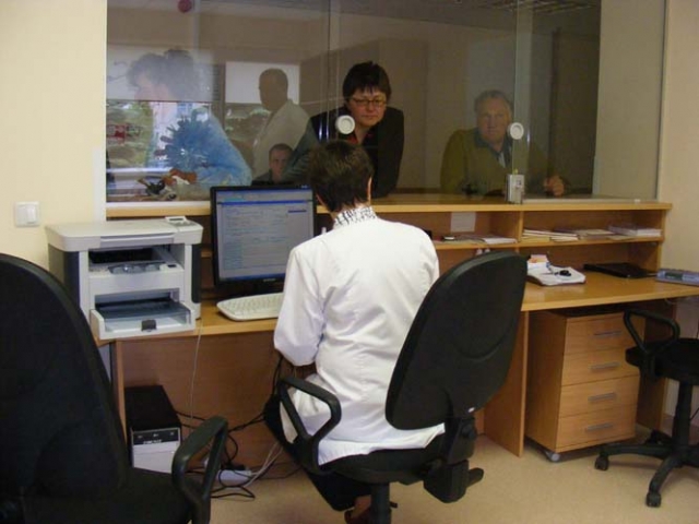 Rajono ligoninėje Rokiškio Rotary klubo lėšomis įdiegta kompiuterinė pacientų apskaitos sistema taupys ir medikų