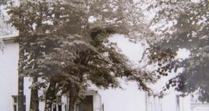 Šiame pastate (dabartinis Šv.Mato parapijos senelių globos namų pastatas) 1910-aisiais prasidėjo Rokiškio rajono ligoninės istorija. Ligoninės archyvo nuotr.