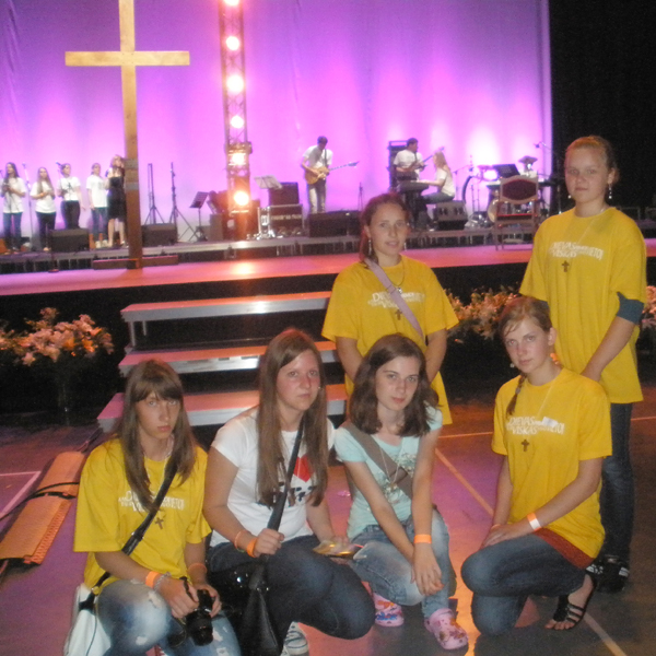 Kamajų jaunimas nekantriai laukė Jaunimo dienų koncerto. Asmeninio archyvo nuotr. Kamajų jaunimas nekantriai laukė Jaunimo dienų koncerto. Asmeninio archyvo nuotr.