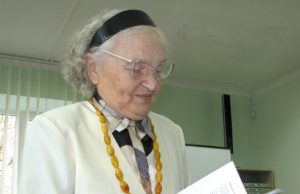 Kraštietė Stasė Malakauskaitė-Lindienė skaitė savo eiles.