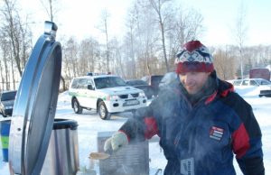 Verslininkas siūlo blynus tailandietiškoje keptuvėje Tris dešimtmečius temperatūrą ir orų pokyčius kruopščiai fiksuojantis bei analizuojantis Vladas Liolys apgailestauja