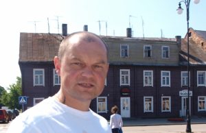 Kovotojas prieš pedofiliją neatsikrato kriminalinės praeities šešėlio Tatuiruočių meistras