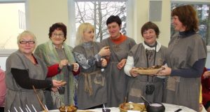 Konkurso nugalėtojos - Jūžintų moterys: Alma Bieliūnienė (iš kairės)