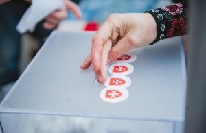 Akcijoje surinktos lėšos bus skirtos vienišiems žmonėms. Organizatorių nuotr.