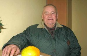 Vaisių milžiną išauginęs J.Matulevičius šmaikštavo