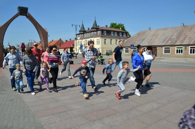 Mini maratonas sulaukė rokiškėnų susidomėjimo. Jūratės Gliaudelytės nuotr.