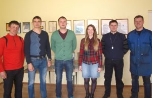 Jaunieji Rokiškio mašinų gamyklos specialistai: (iš kairės) gamybos direktorius Mantas Meliūnas