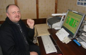 Gamta kalendoriaus neskaito Bronius Medinis: „Besniegė ir šilta žiema taupo gyventojų ir kelininkų pinigus.“ Redakcijos archyvo nuotr.