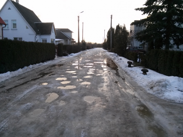 Dalis Pergalės gatvės gyventojų džiaugiasi asfaltu