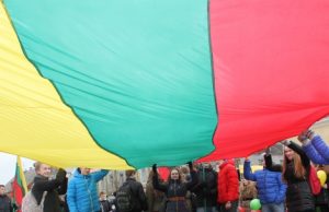 Rokiškio Juozo Tumo-Vaižganto gimnazistai šiemet iškilmingai šventė Vasario 16-ąją - Lietuvos valstybės atkūrimo dieną. Tikėtina