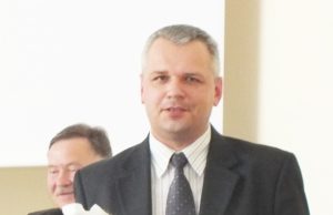Po žemdirbių „egzamino“ Vigilijus Jukna buvo apdovanotas rokiškėnų namine duona. A.Minkevičienės nuotr.