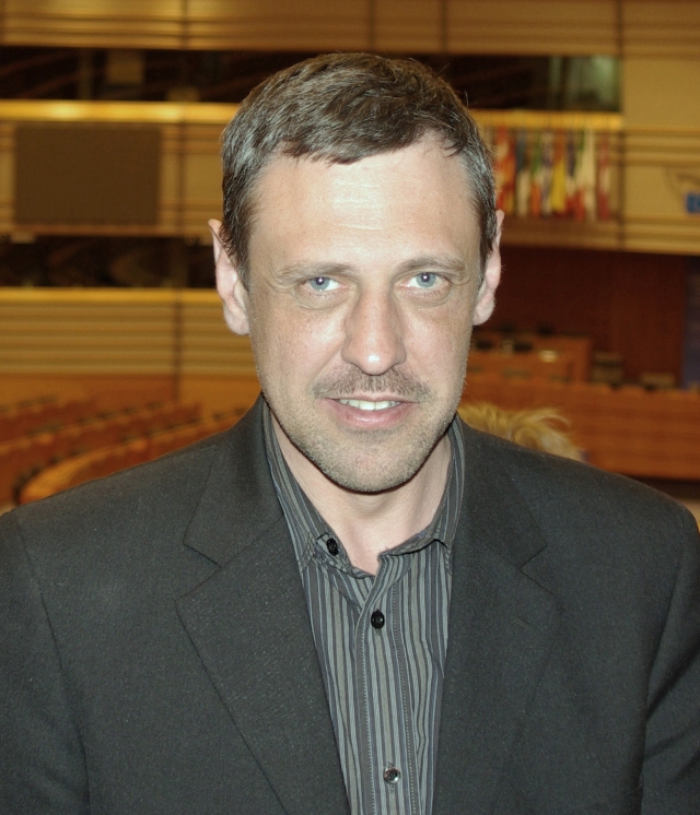 Da­ru­tis Kri­vas: 