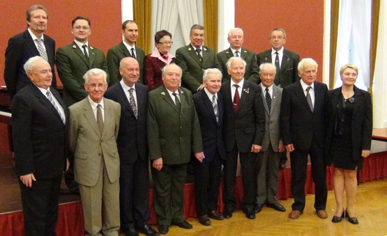 Apdovanotieji įsiamžino bendroje nuotraukoje. Apdovanotieji įsiamžino bendroje nuotraukoje.