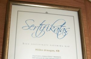 Už sėkmingą veiklą KB „Miško draugas“ gavo „Gazelės“ sertifikatą. L.Dūdaitės nuotr.