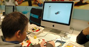 Parodoje eksponuojamas naujoves išbandė ir moksleiviai. Ingos Vagonės nuotr.