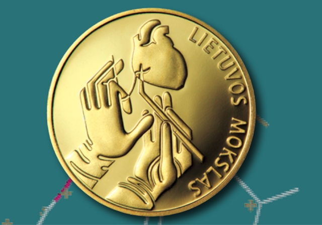 Profesoriui širdies chirurgui Vytautui Sirvydžiui įteikta Lietuvos banko išleista 10 Lt auksinė kolekcinė moneta.