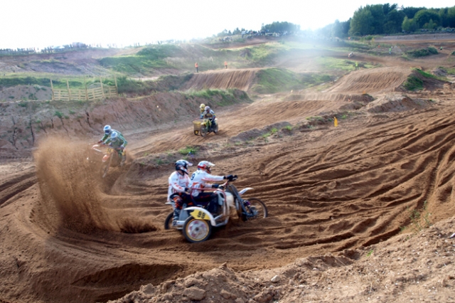 Romo Kišūno ir Arūno Šukio ekipažas be vargo įveikė sudėtingiausią posūkį. L.Dūdaitės nuotr. Romo Kišūno ir Arūno Šukio ekipažas be vargo įveikė sudėtingiausią posūkį. L.Dūdaitės nuotr.