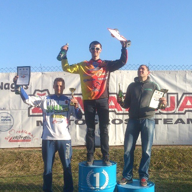 Aukso medalį iškovojo Marius Stasiškis (viduryje). M.Stasiškio archyvo nuotr. Aukso medalį iškovojo Marius Stasiškis (viduryje). M.Stasiškio archyvo nuotr.