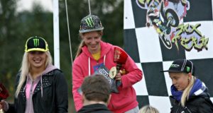 „Oskaro taurės“ varžybų nugalėtoja A.Kietytė (viduryje) ir trečiosios vietos laimėtoja U.Dragūnaitė (dešinėje). I.Michailovos archyvo nuotr.