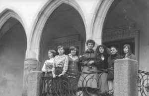 Muziejus – moterų valdžioje. Buvusios direktorės (iš kairės) Onutė Mackevičienė