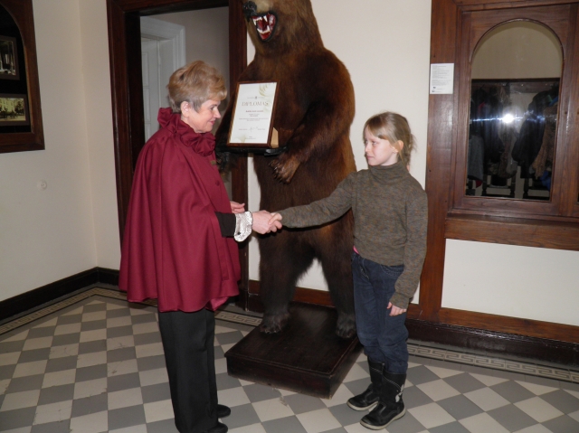 Sveikinimai 80-ajai muziejaus lankytojai. Muziejaus archyvo nuotr.