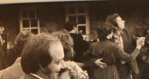 Dėl kavos reklamai panaudotos šios R.Augūno nuotraukos bylinėtasi teisme.