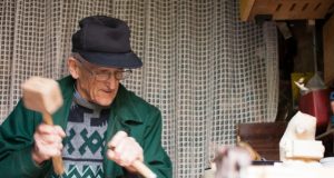 Niekas negali užgožti J.Čepulio meniškos prigimties: jis rengiasi vienai parodai po kitos. Dalios Kiukienės nuotr.