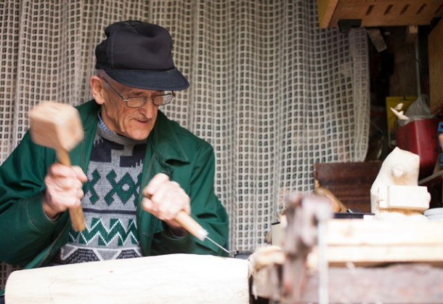 Niekas negali užgožti J.Čepulio meniškos prigimties: jis rengiasi vienai parodai po kitos. Dalios Kiukienės nuotr. Niekas negali užgožti J.Čepulio meniškos prigimties: jis rengiasi vienai parodai po kitos. Dalios Kiukienės nuotr.