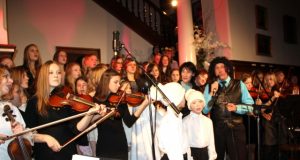 Finalinę dainą „Naujieji metai“ atliko visi koncerto dalyviai. N.Byčkovskio nuotr.