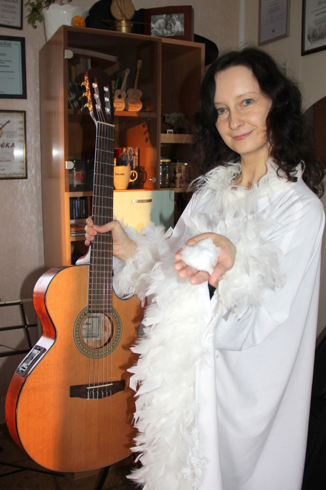 Pedagogė R.Šakalienė kviečia visus į koncertą. N.Byčkovskio nuotr.