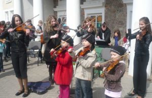 Gatvės muzikos dieną Nepriklausomybės aikštėje skambėjo muzika. Nijolės Mateikienės nuotr.