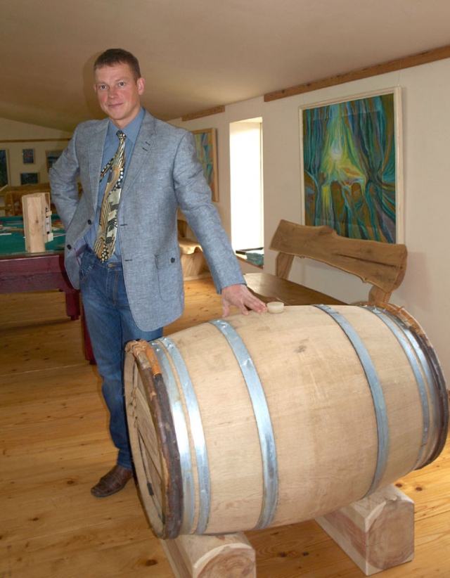 Vyndarys Raimundas Nagelė Vokietijoje nusipirko statinę Vyndarys Raimundas Nagelė Vokietijoje nusipirko statinę